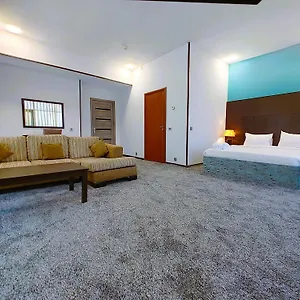 فندق Crossway